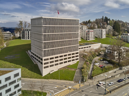 Immagine da drone del Tribunale amministrativo federale con la torre principale in primo piano | © Tribunale amminstrativo federale